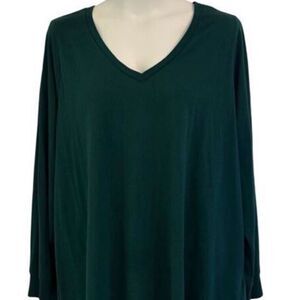 Torrid Classic Fit  Dark GreenTop. Size 4